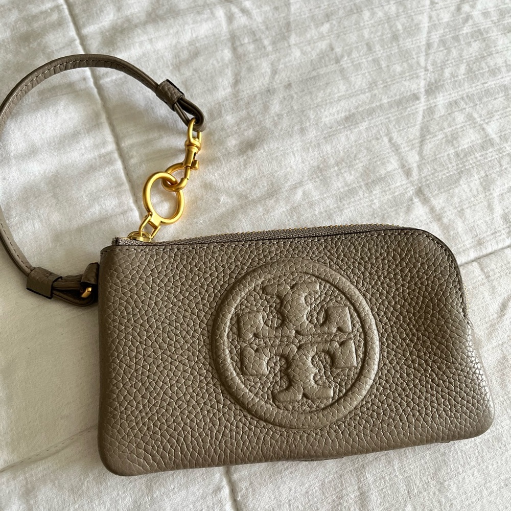 SOLD Tory Burch Wallet/wristlet